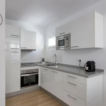 Апартаменти Marisol Beach And Sea View Apartment Марбелья